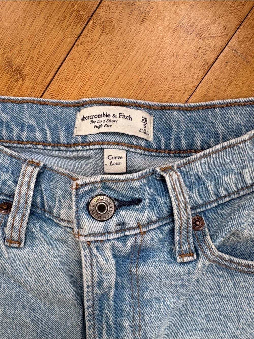 Abercrombie & Fitch Light Wash High-Rise Jean Shorts - Picture 2 of 4